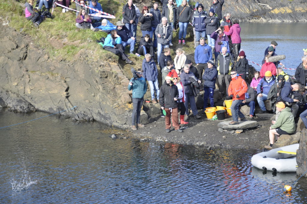 There were around 350 people who took part in the competition. 17_T39_StoneSkimming08