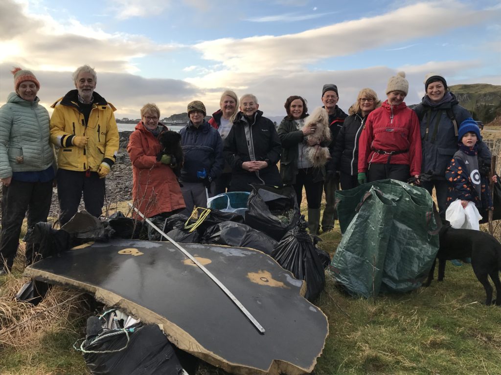 Beachwatch cleans up on Seil Beachwatch cleans up on Seil