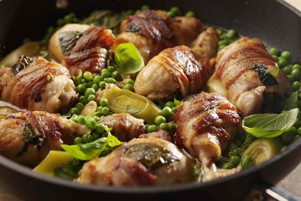 bacon-wrapped chicken with leeks