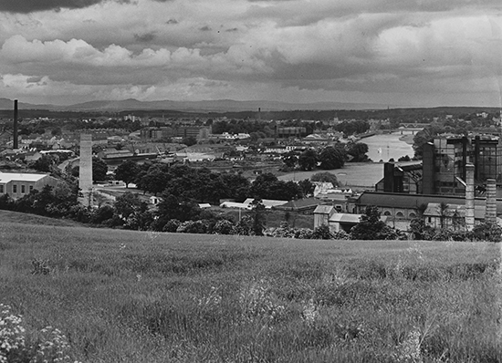 H313 Perth 1963-1965 1965-06-21 00_10 (C)DCT A visitors first view of Perth Entering the city 