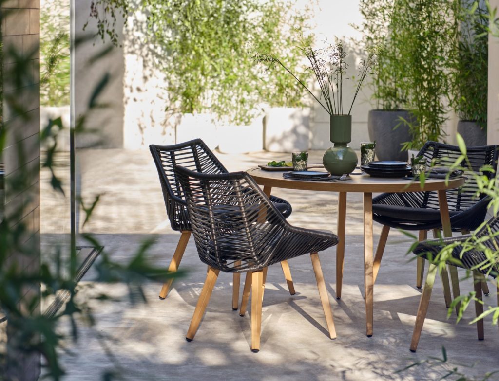 What to do in your garden this month, with Dobbies Platinum Magazine