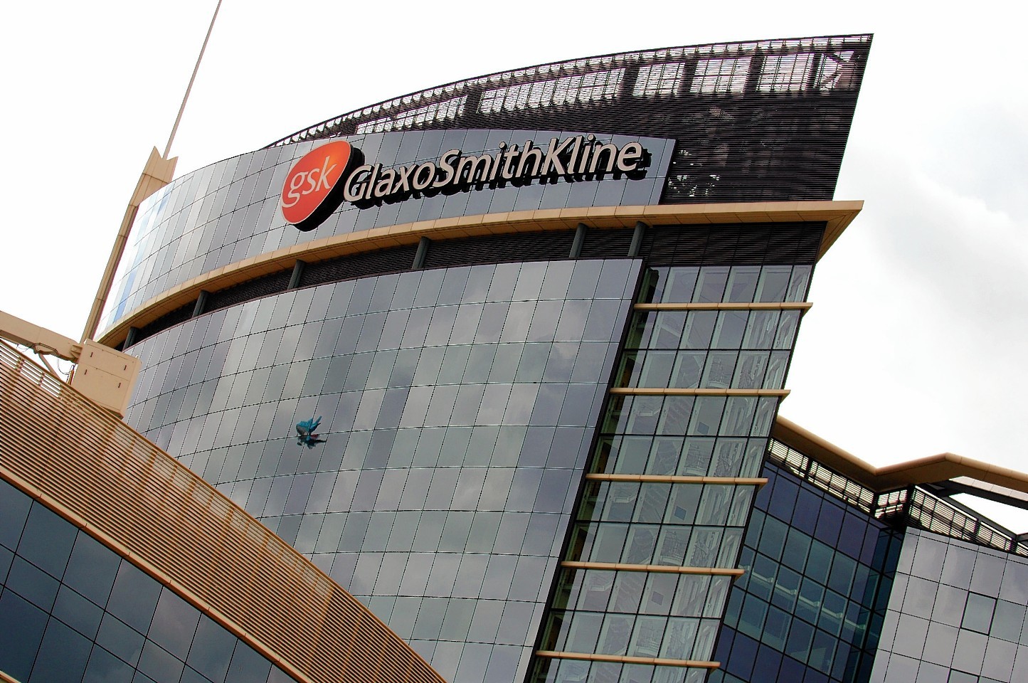 GlaxoSmithKline shares take a tumble