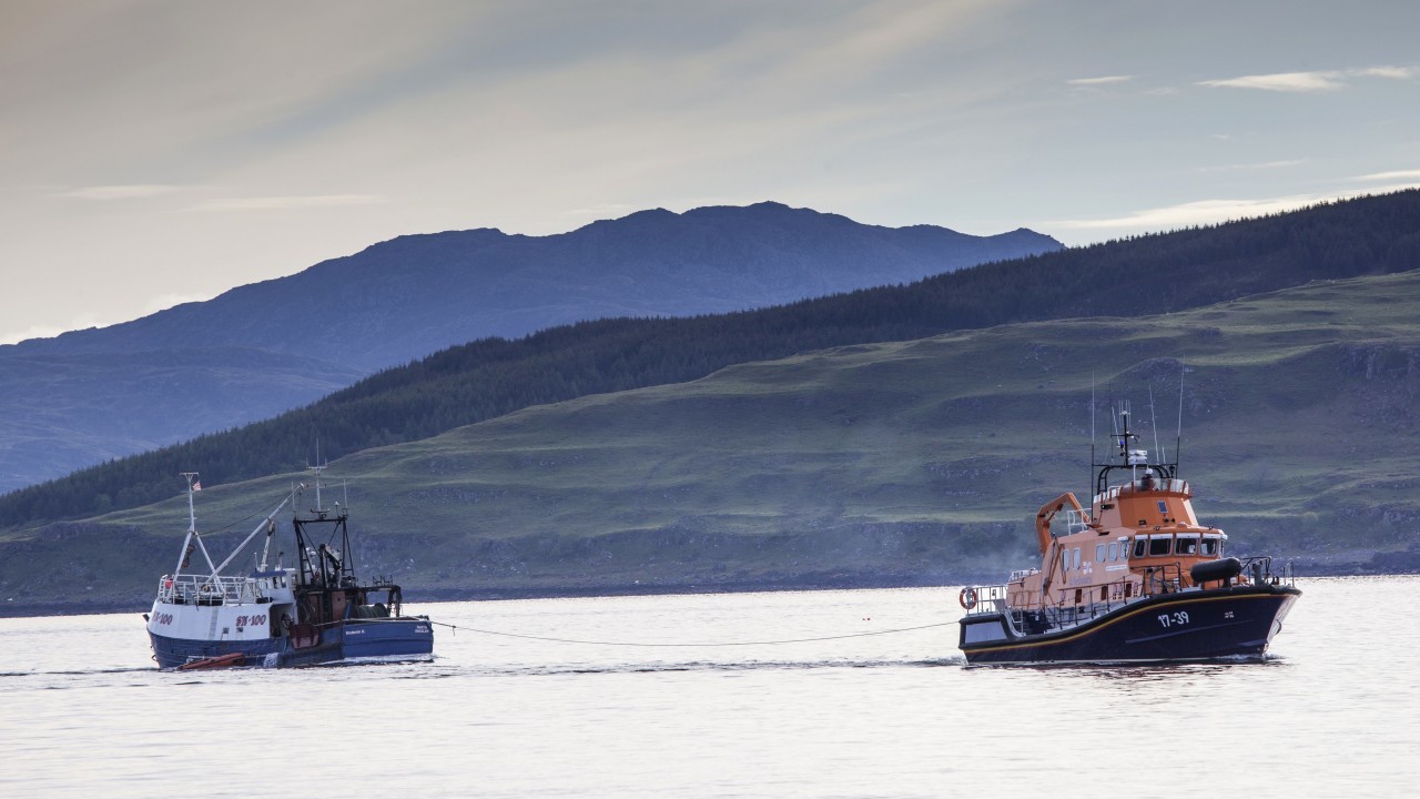 Tobermory lifeboat has towed a yacht