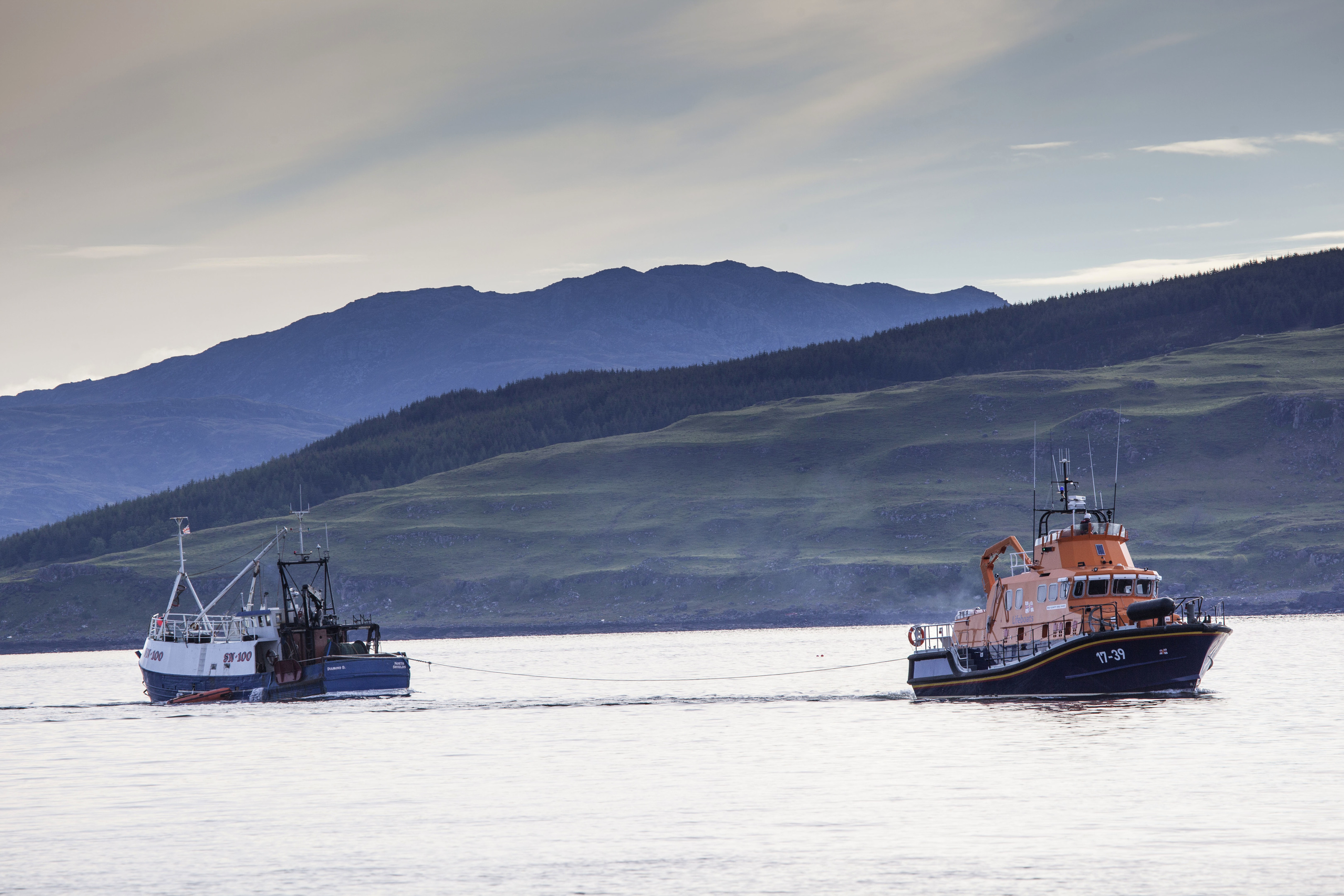 Tobermory lifeboat has towed a yacht
