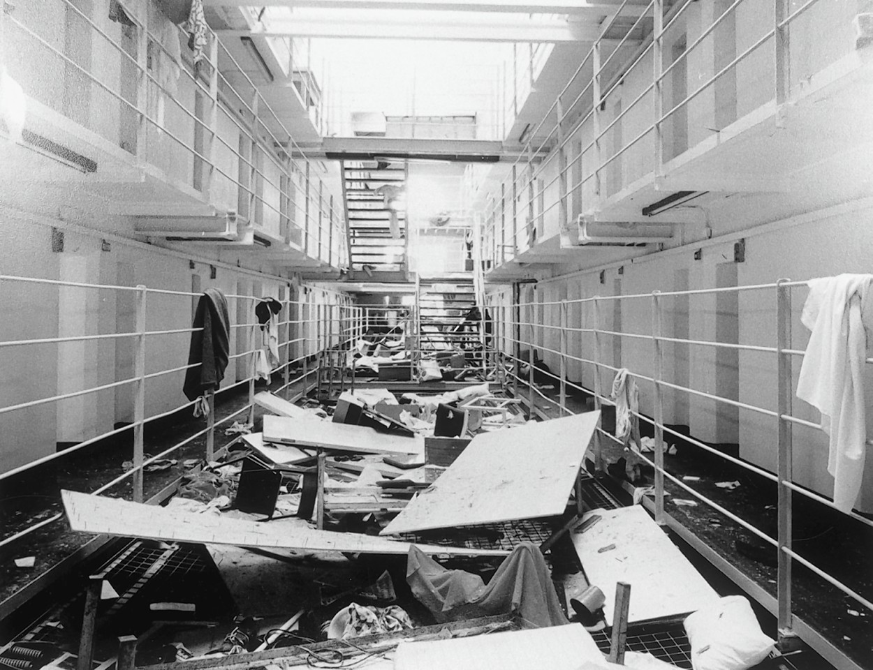 HMP Peterhead came to the national attention during riots in 1987 when prisoners took prison guards hostage on the roof with Margaret Thatcher deploying the SAS to regain control.