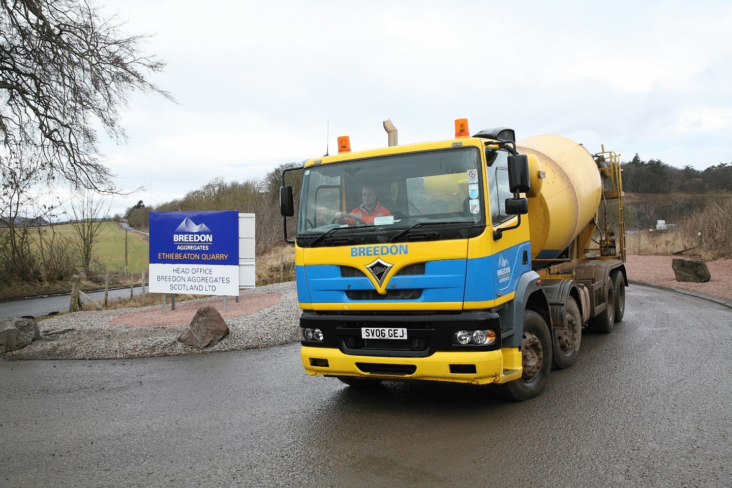 Breedon Aggregates has won a contract to supply materials for the A9 dualling.