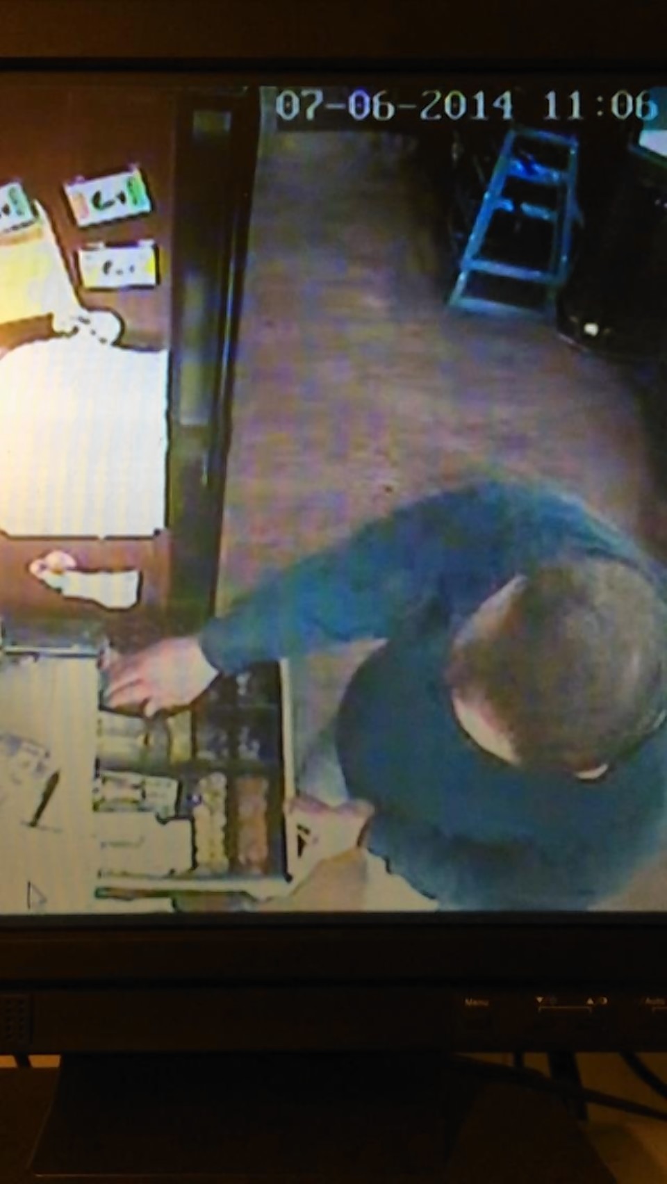 Police are searching for the man seen in this CCTV image in La Lombarda restaurant, Aberdeen