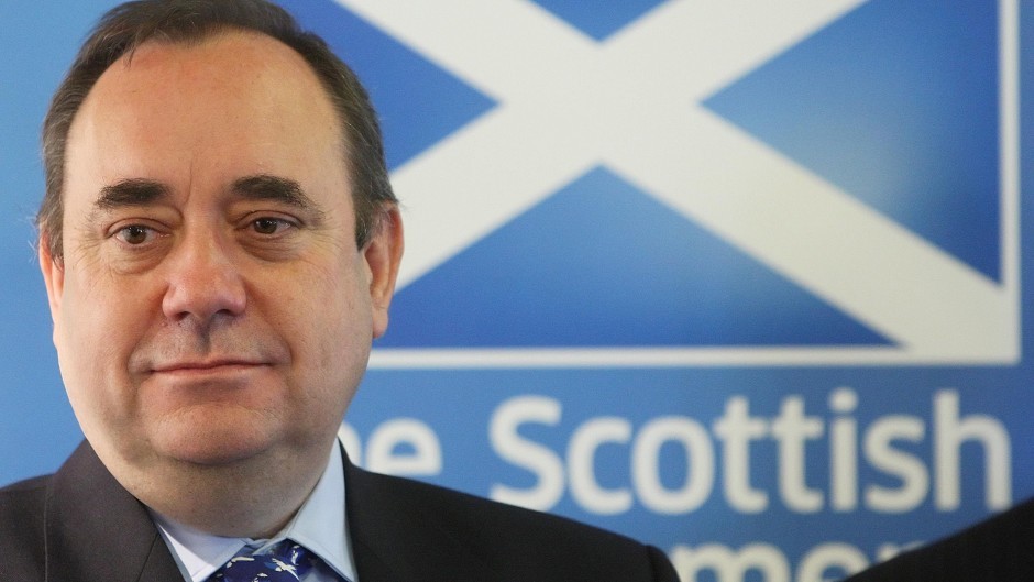 Alex Salmond has urged Prime Minister David Cameron to investigate the source of  “grossly misleading" claims about set-up costs for a new state.