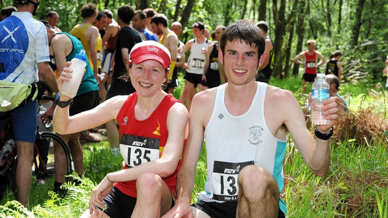Charlotte Morgan from Edinburgh and Robbie Simpson from Finzean win the Scolty Hill Race in times of 39.25 and 31.30 respectively, the first race in this year's Scottish hill running championship series.