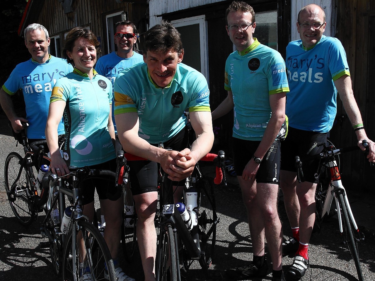 Rob Wainwright setting off in the mammoth cycle