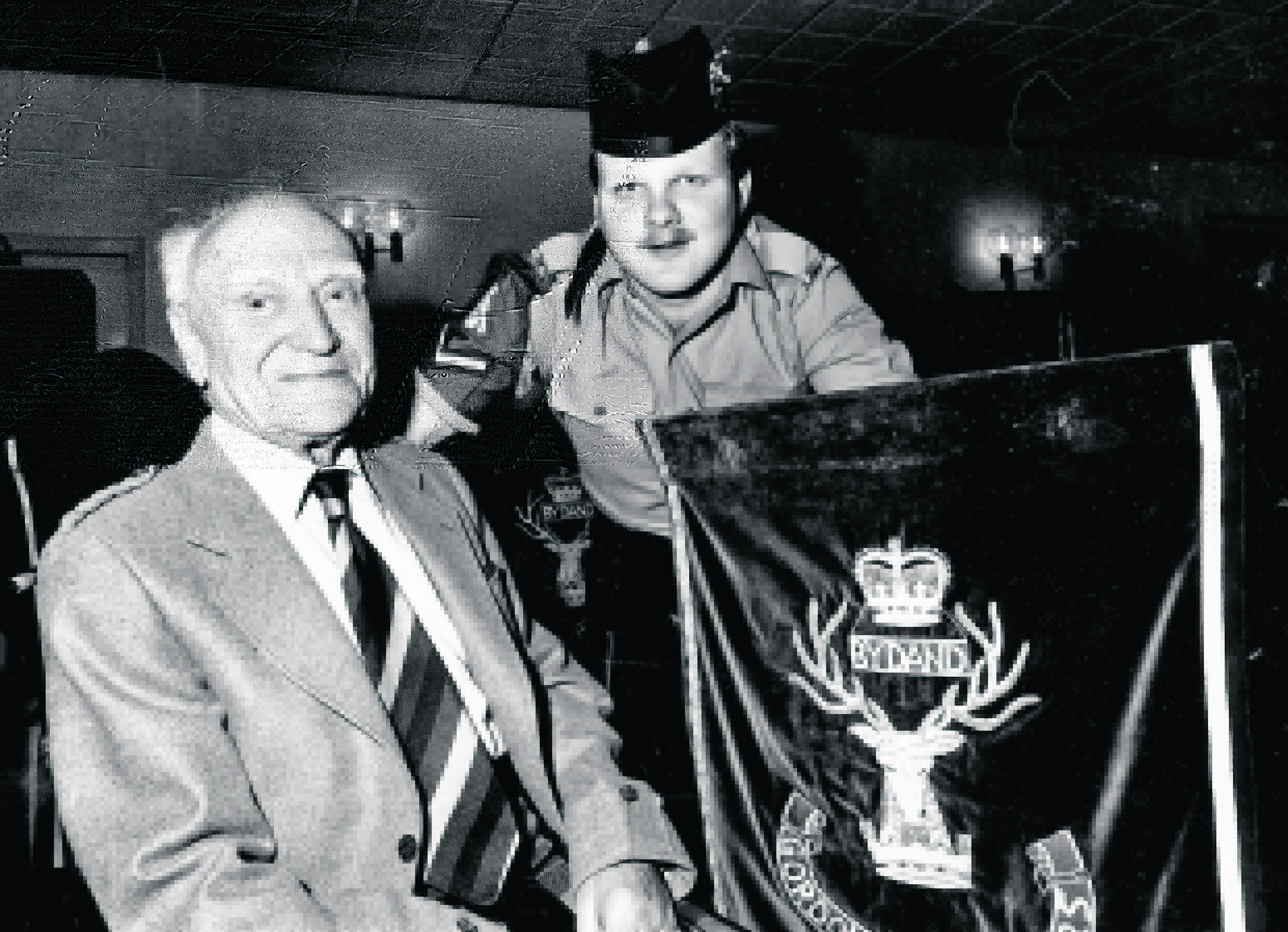 Tom Rearie at a Gordon Highlanders reunion in 1990, with Lance Corporal Kenny Moir