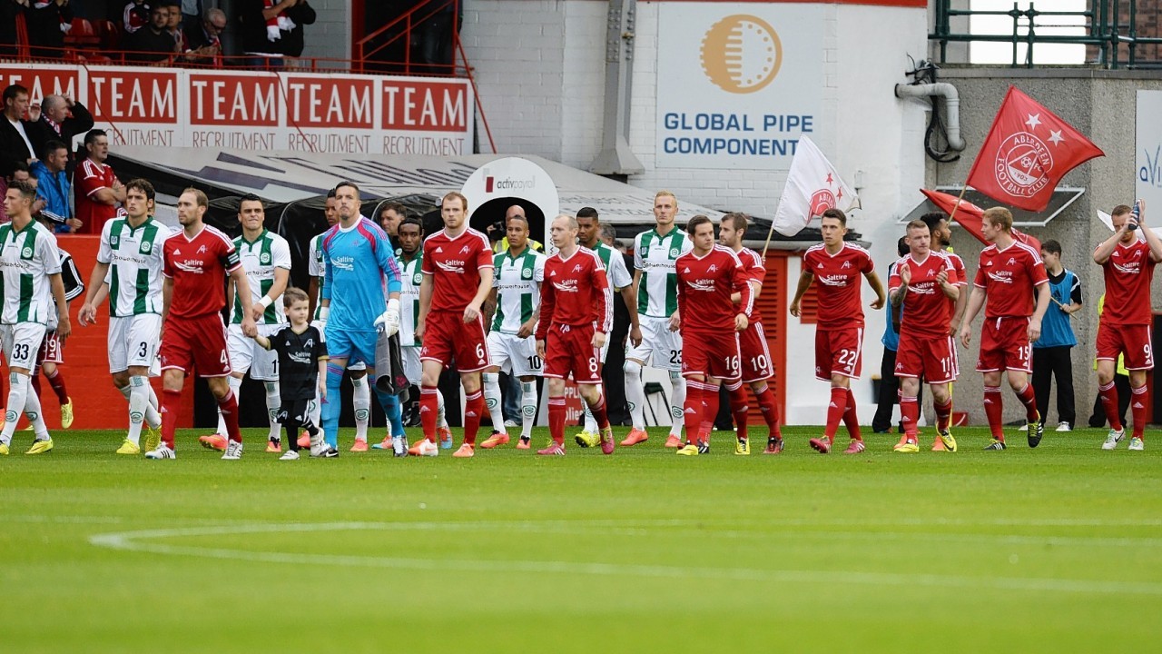 Pictures live from Aberdeen's game against Groningen