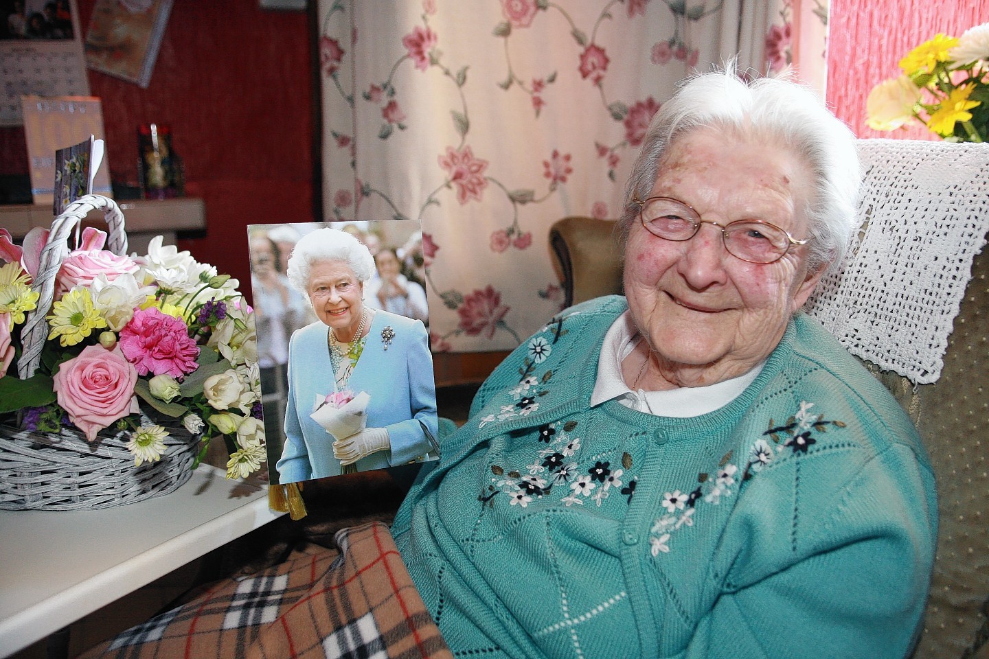 Jemima Gillies with her telegram from the Queen