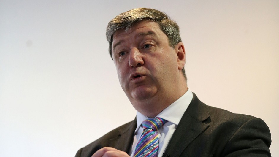 Alistair Carmichael has been urged to debate independence with Yes campaign leader Alex Salmond