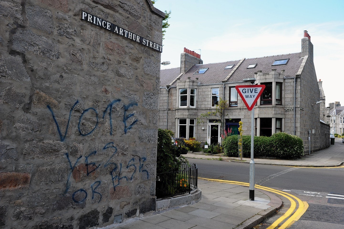 Vote Yes graffiti on Prince Arthur Street