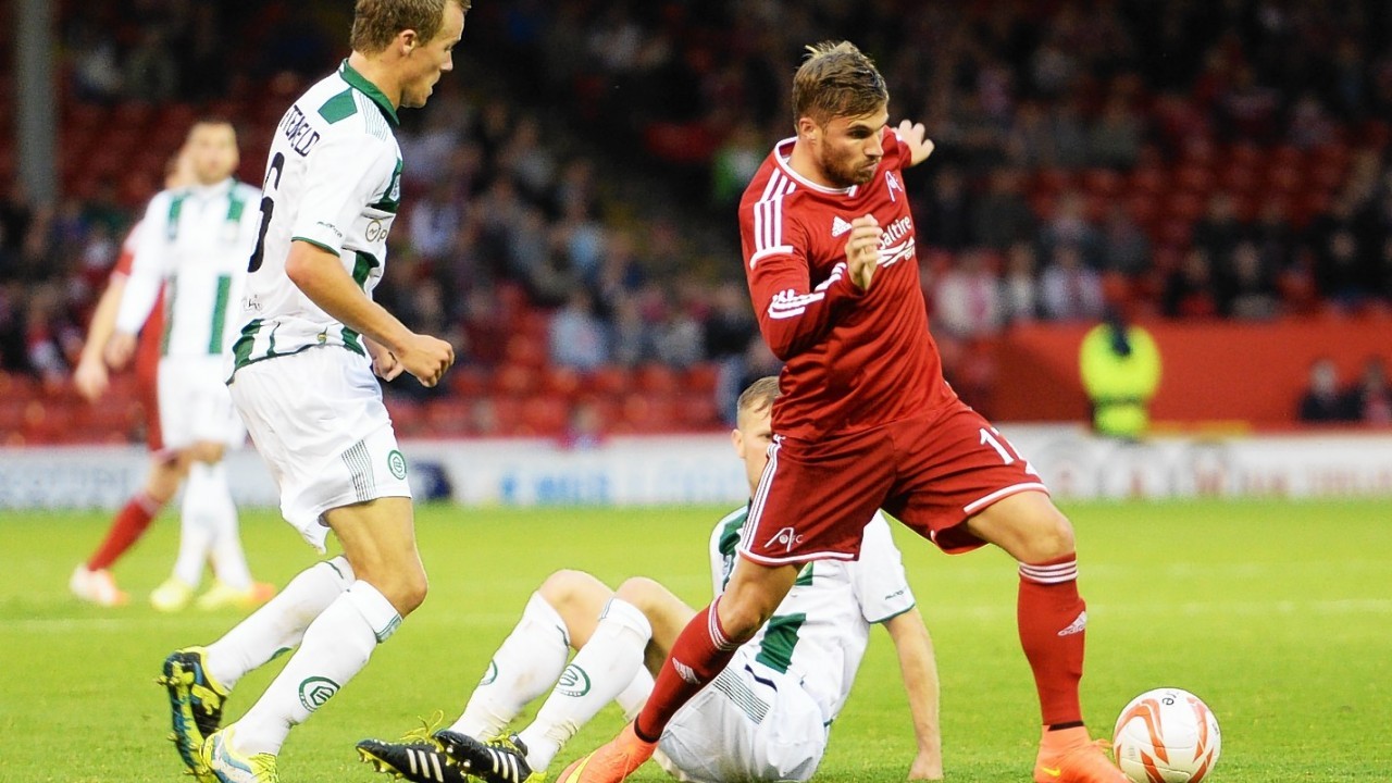 avid Goodwillie makes his debut for Aberdeen