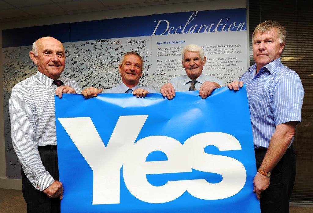 Former NFU presidents  John Ross, John Kinnaird,   John Cameron and Jim Walker are backing a "yes" vote.