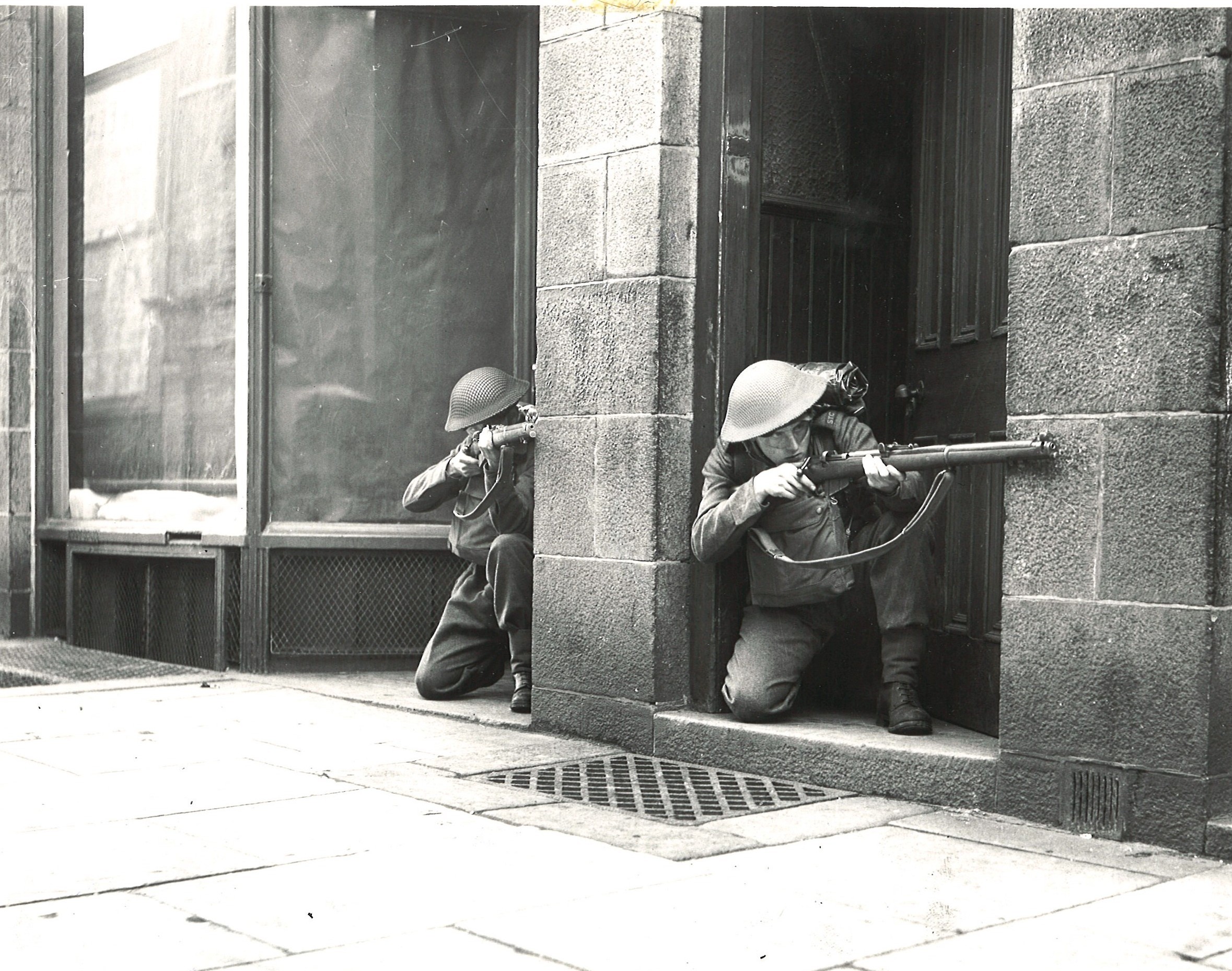 MAY 1942 - two pupils of the Aberdeen School of Street Fighting get in a little practice