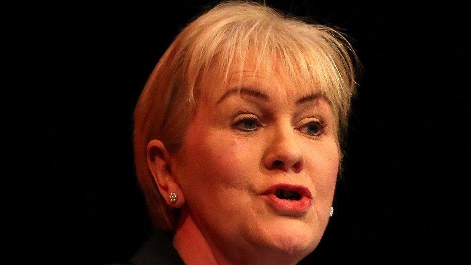 Scottish Labour leader Johann Lamont will call for NHS to be taken out of the hands of politicians.