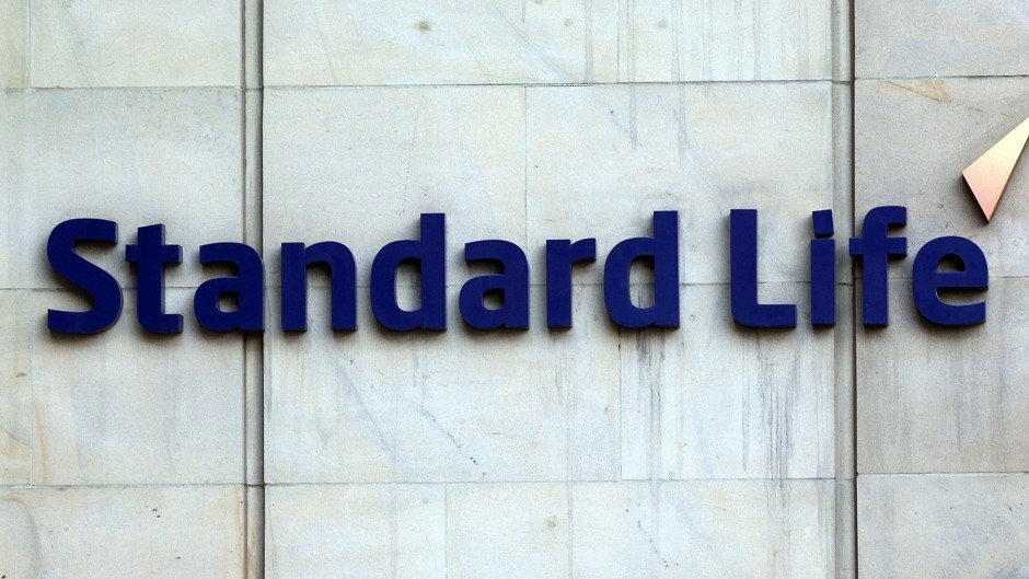 Standard Life has announced the departure of its head of equities, David Cumming.