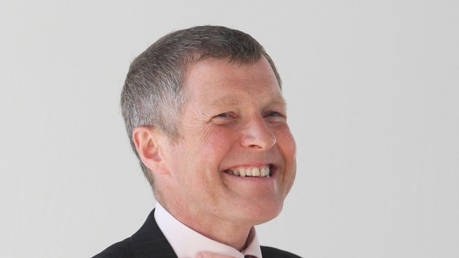 Scottish Lib Dem leader Willie Rennie has warned independent Scotland's reputation will be "trashed" if it defaults on debt.