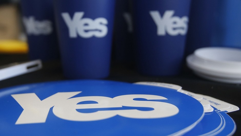 Yes banners stolen in Western Isles