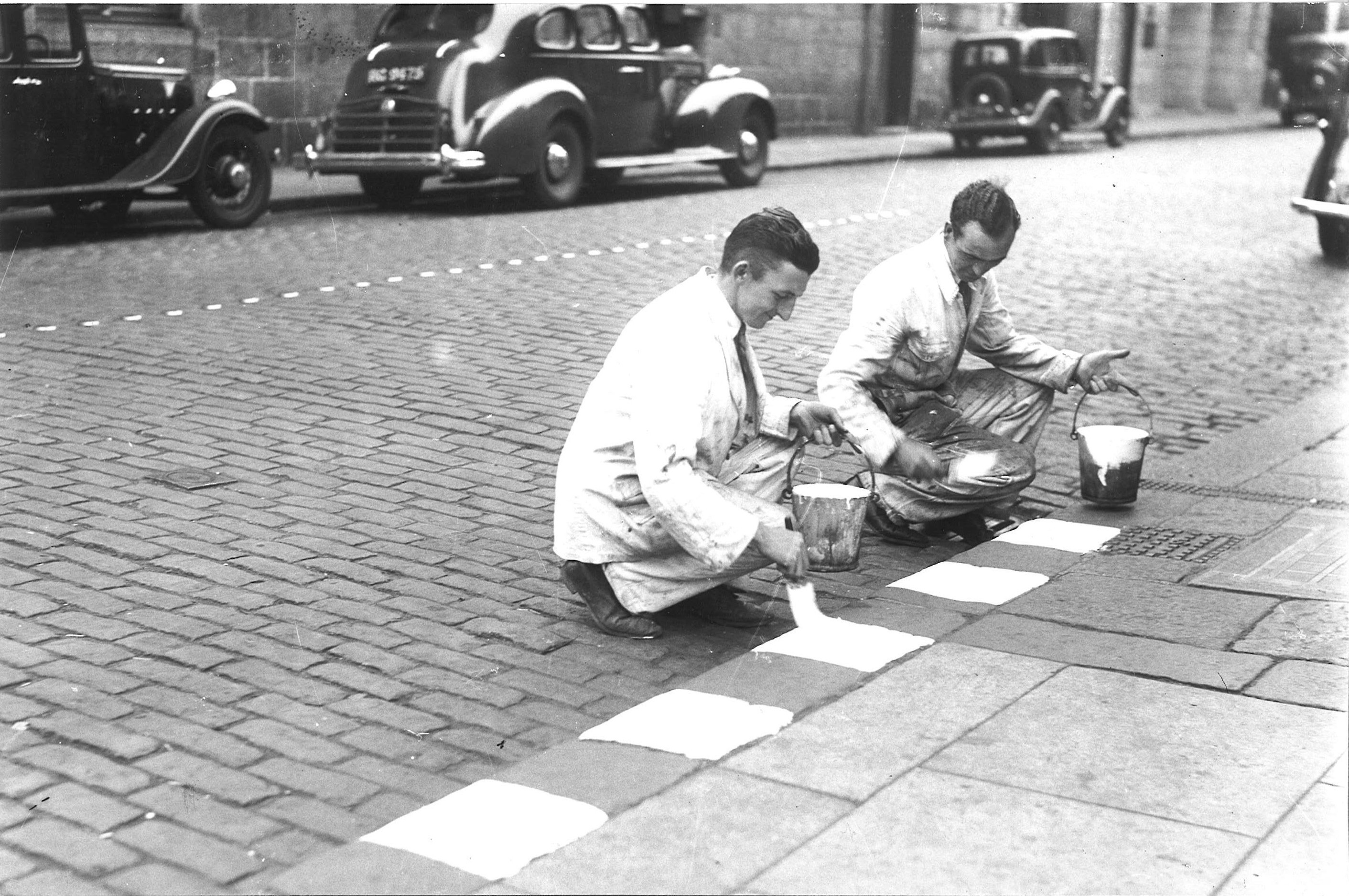 Pavements' edges were painted so they could be seen during blackouts
