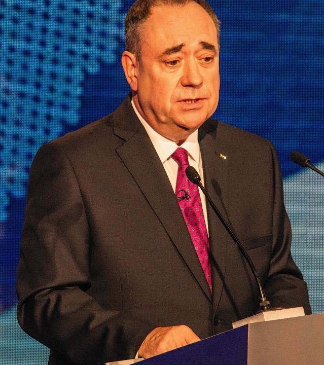 Salmond and Darling went to head-to-head last night in a live debate