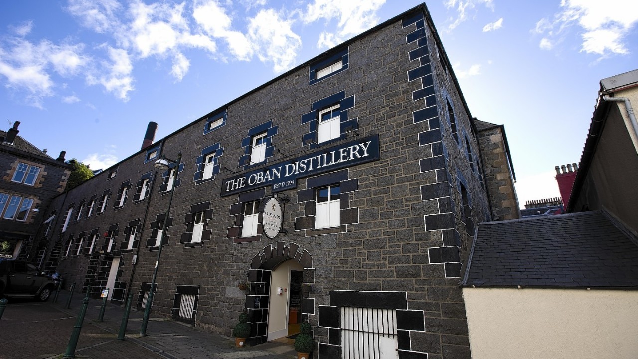 Oban Distillery building, where Oban Winter Festival 2023 Markets will be held. 