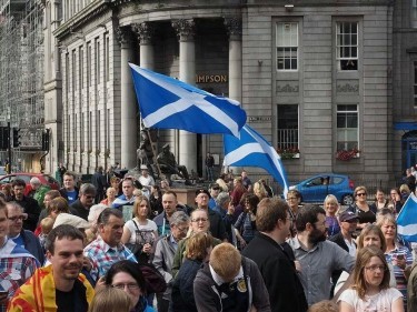 Pro-independence supporters in the Castlegate, Aberdeen. Credit: Yes Aberdeen.