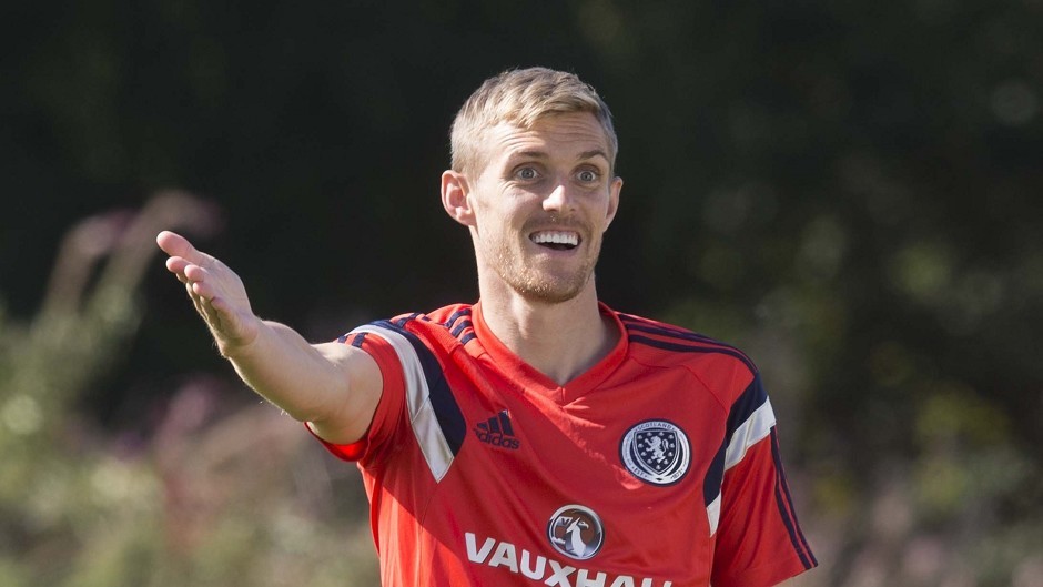 Scotland's Darren Fletcher could move to Valencia, West Ham or West Brom to secure first team football