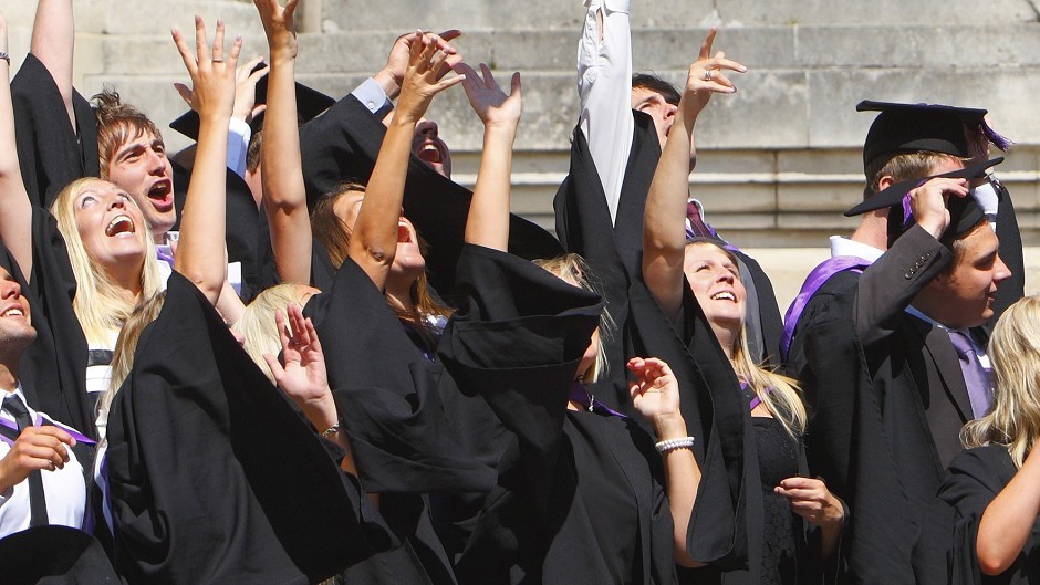 A poll claims more than half of university academics and staff are likely to vote no to independence