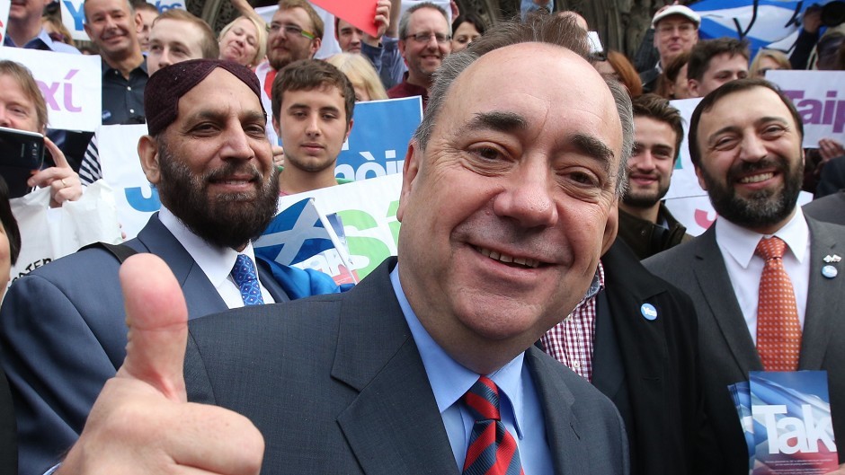Scottish First Minister Alex Salmond campaigns in Parliament Square, Edinburgh