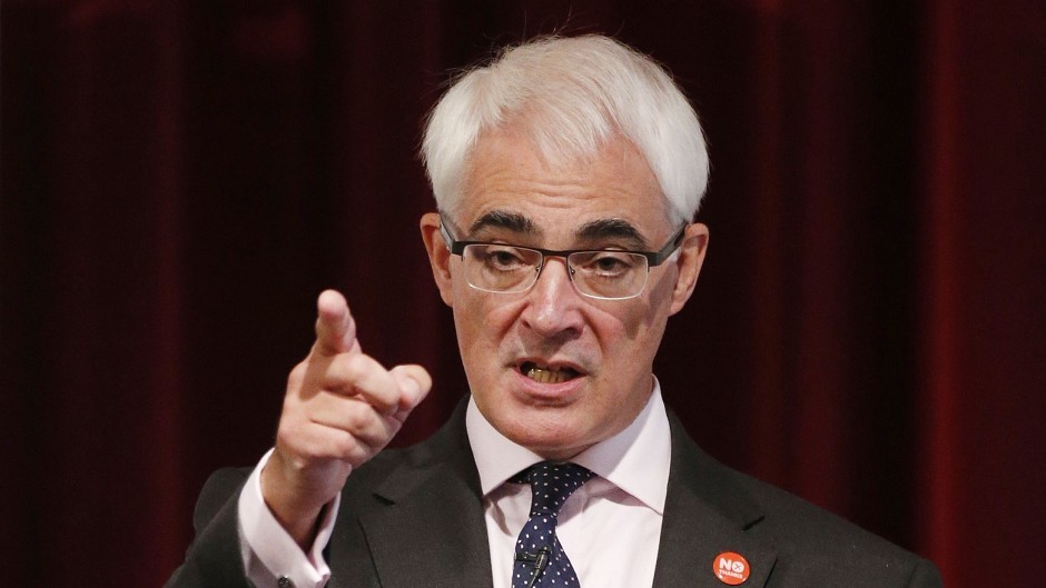 Better Together leader Alistair Darling warned that fall in share prices of Scottish companies is a sign of risks on independence.