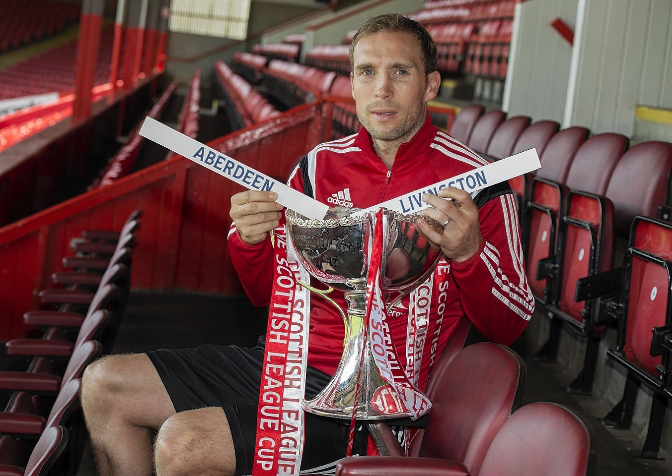 Russell Anderson promotes tonight's match but he will be forced to watch from the stands due to his knee injury