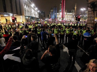 indyref-Glasgow-police-barrier.jpg