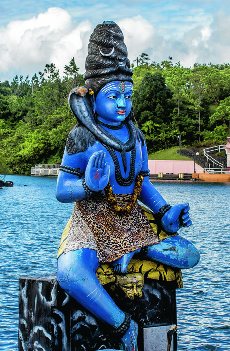 Lord Shiva statue at Ganga Talao lake