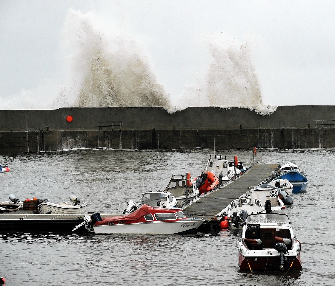 Ballintore-Harbour-high-waves.jpg