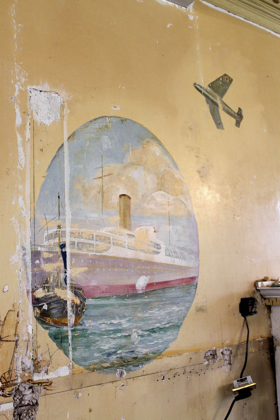 Dowan Hotel wall paintings