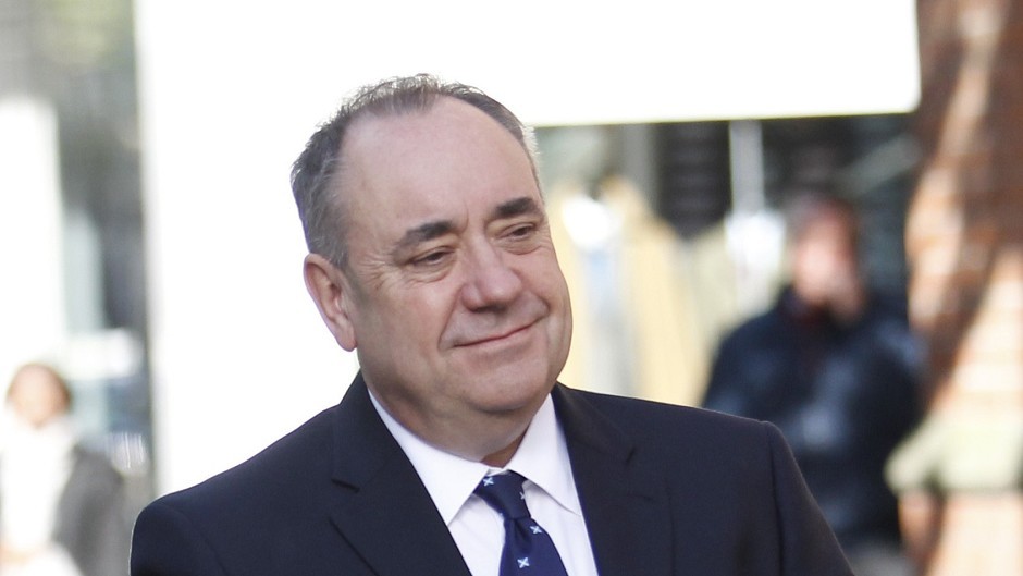 Salmond criticises bonfire stunt