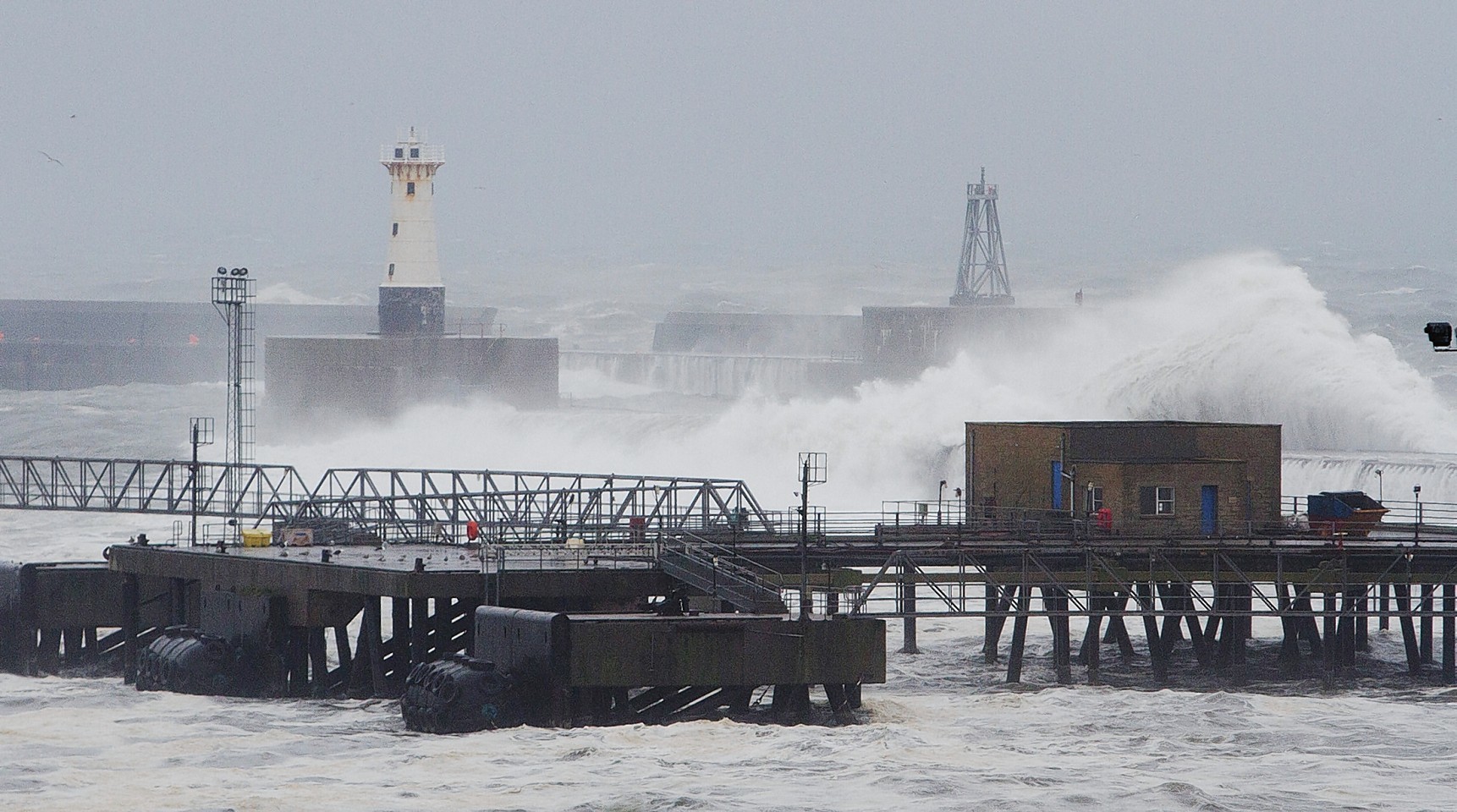 Peterhead-high-waves.jpg