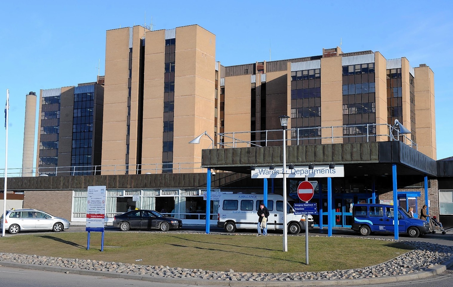 Ward 7 at Raigmore Hospital in Inverness has been closed to new admissions due to a flu outbreak