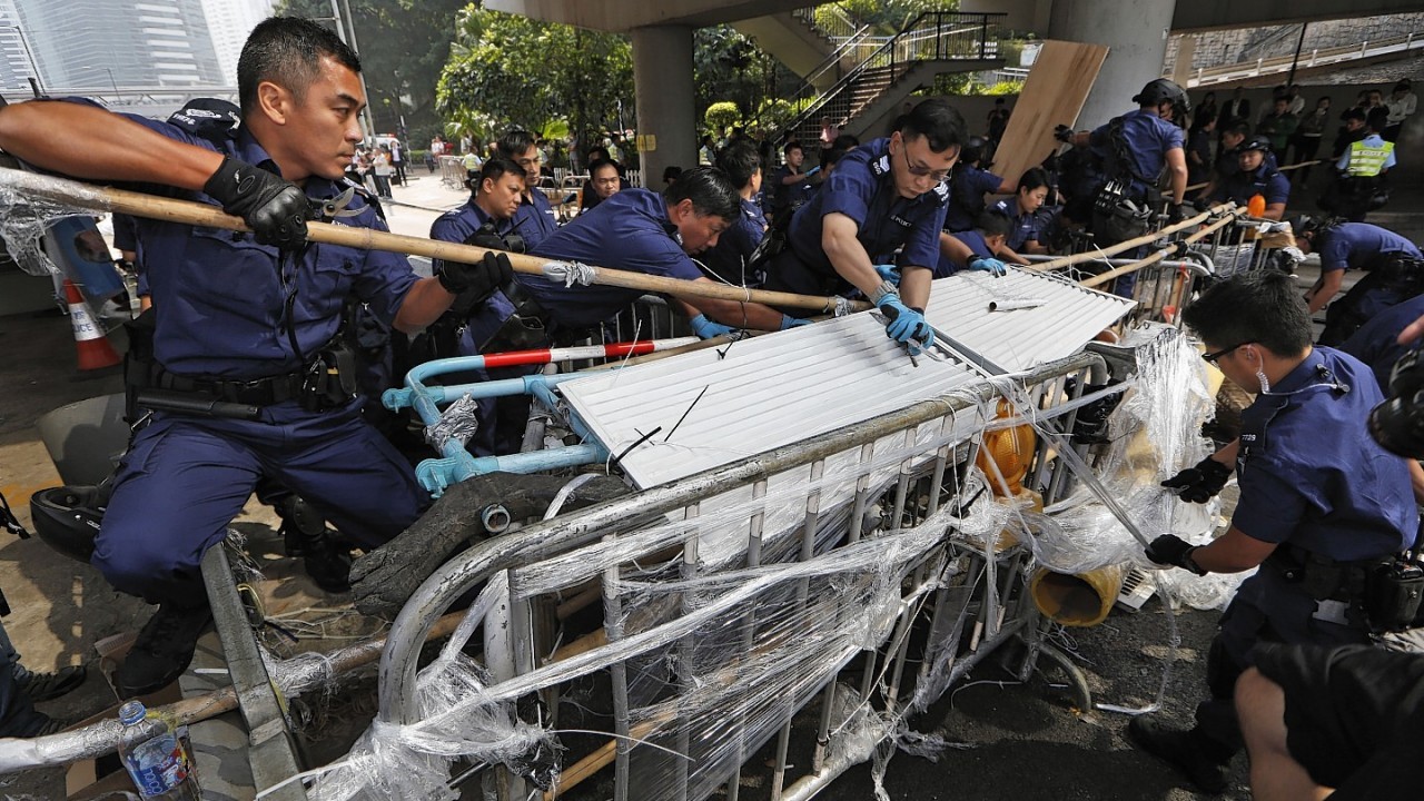 Police intervene with Hong Kong riots 14 October 2014