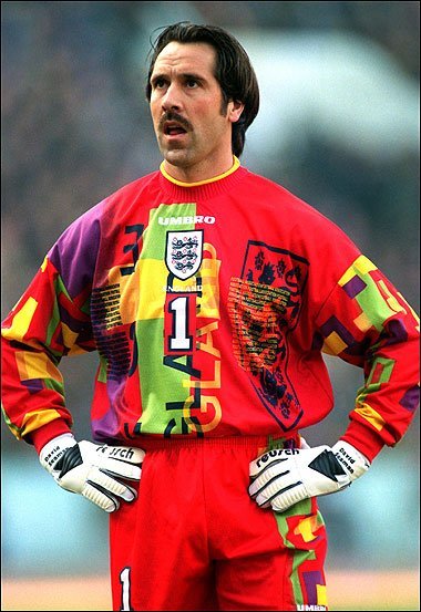 The tache. The strip. Oh how we love this picture of David Seaman. 