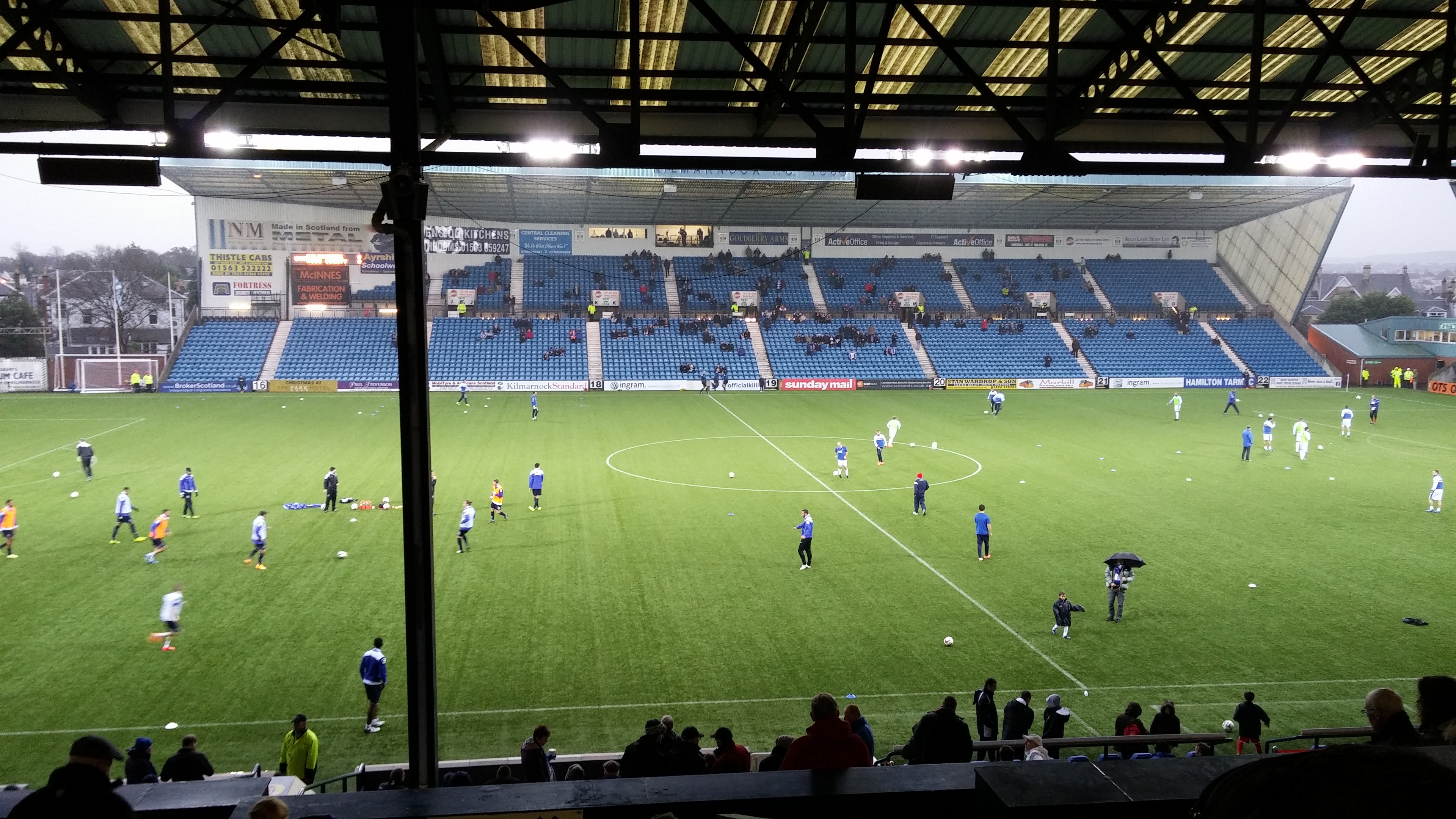 The teams finish their warm ups - it's nearly time to get started here in Kilmarnock