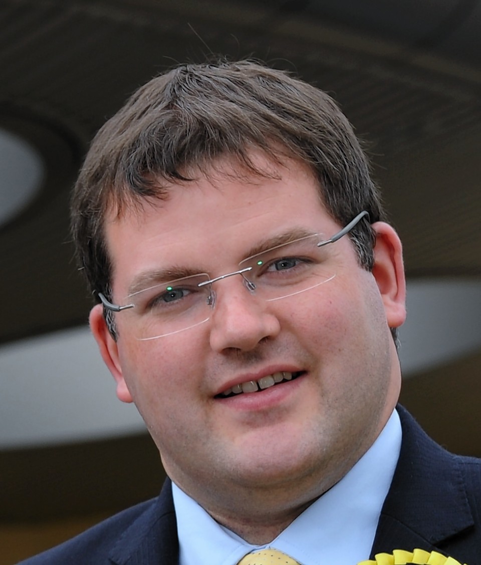 Aberdeen Donside MSP Mark McDonald has sought assurances over treatment of children and teenagers with mental health conditions.