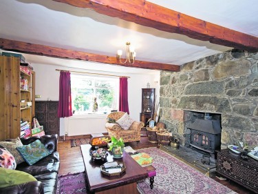 yh-Woodend sitting room