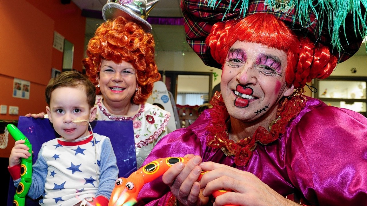 Panto stars visit Aberdeen sick kids hospital