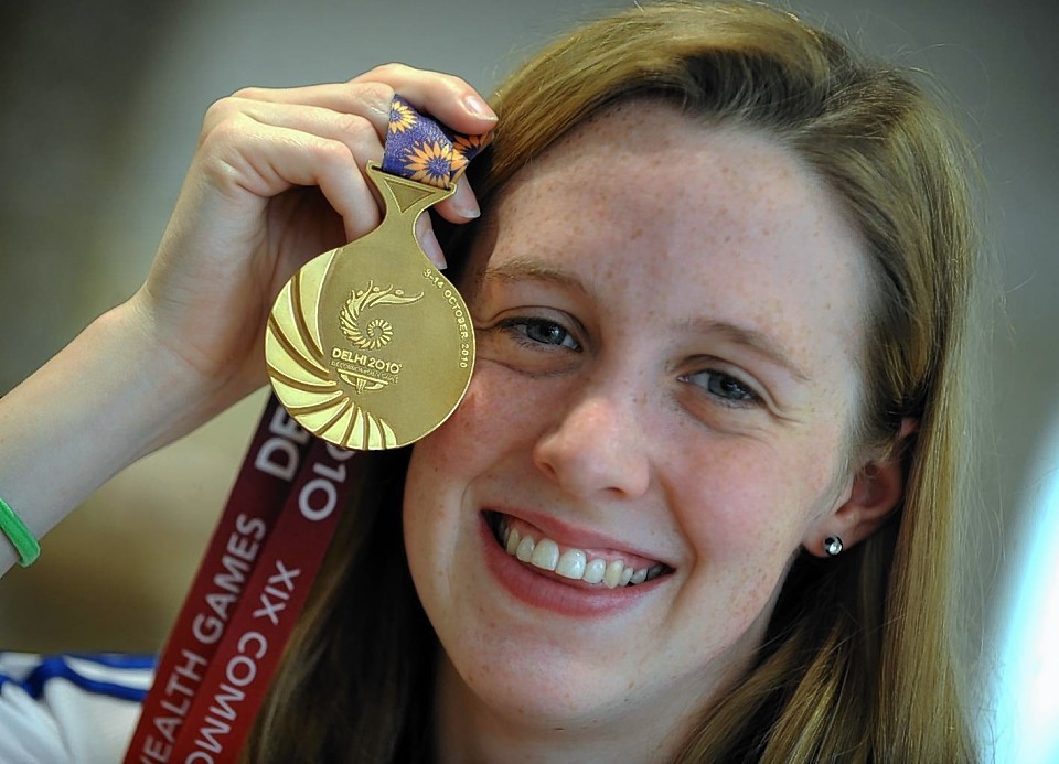 Hannah Miley with her gold medal