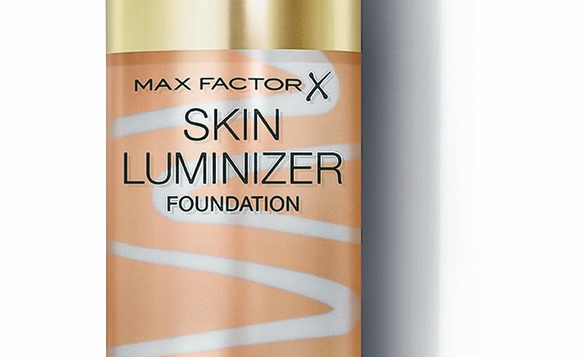 Max Factor Skin Luminizer Foundation in Warm Almond